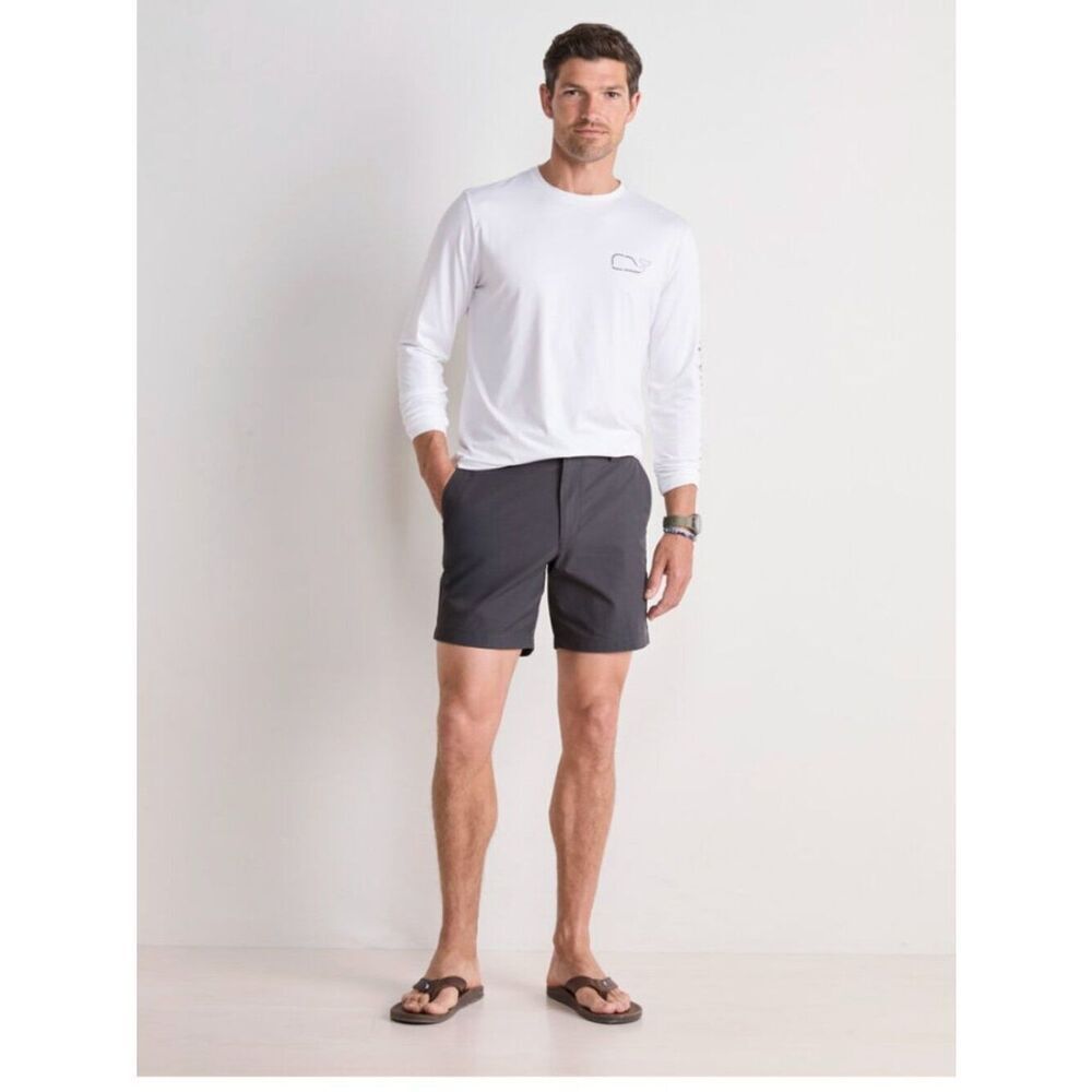 Vineyard Vines Graphite Gray Performance 7 Inch On-The-Go Shorts size 44 NWOT